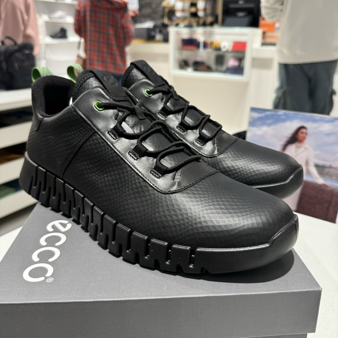 ECCO爱步男鞋老爹鞋25新款简约时尚厚底真皮休闲运动鞋灵动525274