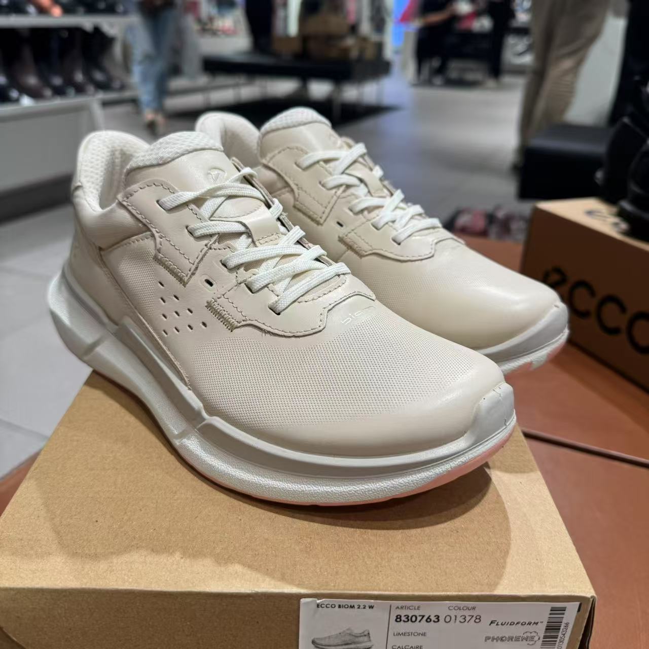 ECCO爱步运动休闲鞋 新款缓震牛皮跑步鞋女鞋 健步BIOM2.2 830763