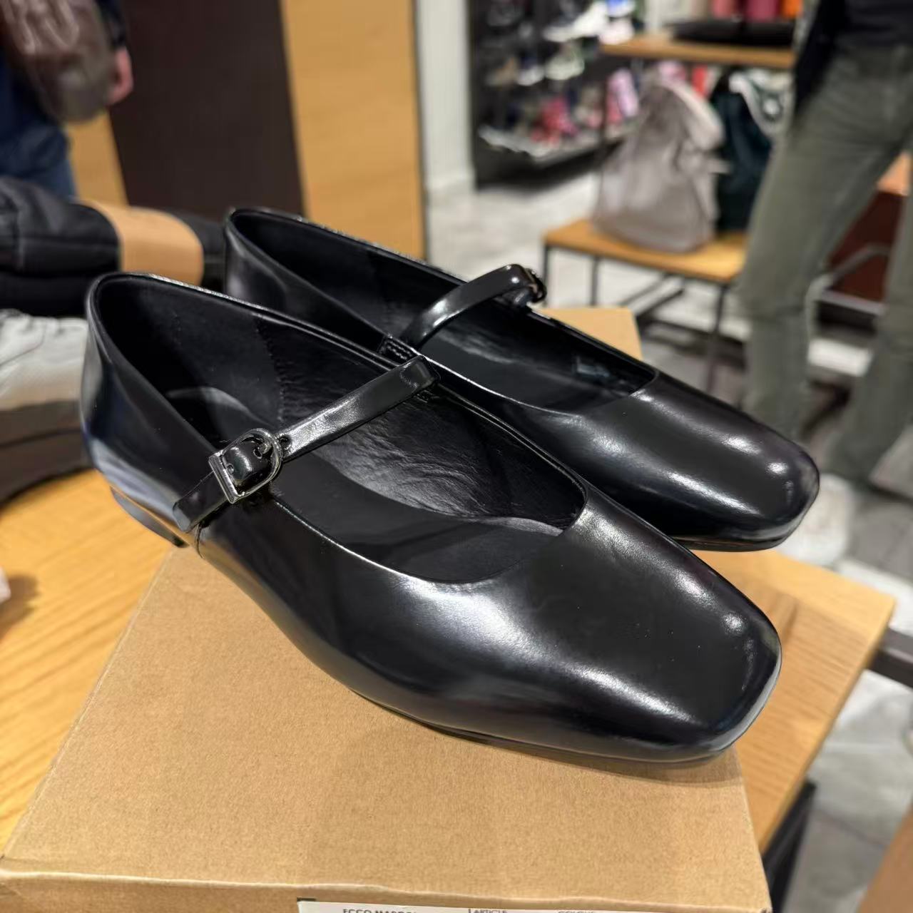 ECCO爱步女鞋 搭扣单鞋牛皮平底单鞋玛丽珍鞋芭蕾舞鞋 舞悦234343