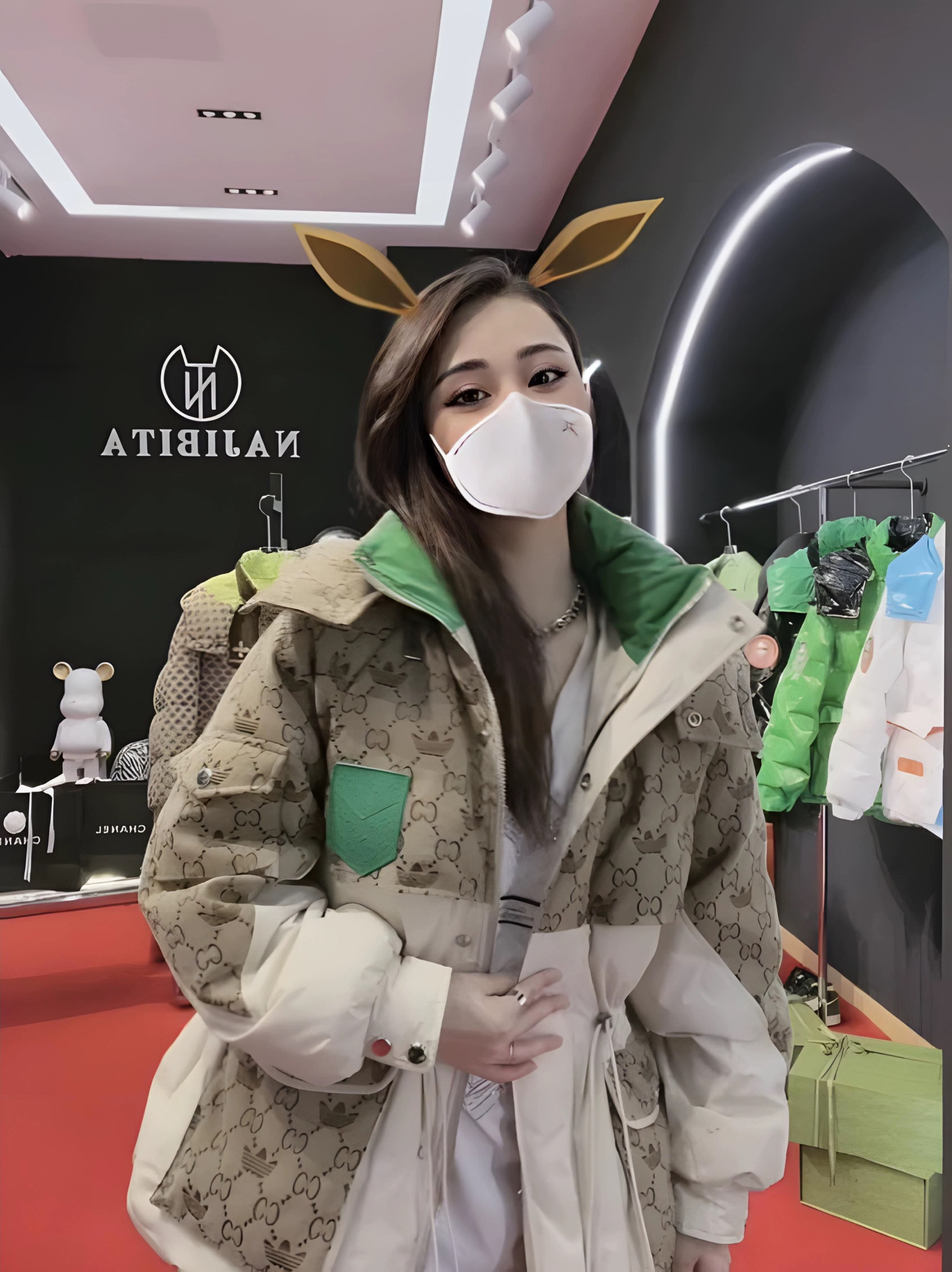 2024羽绒服时尚印花女连帽拼接休闲宽松白鸭绒中长款收腰保暖外套