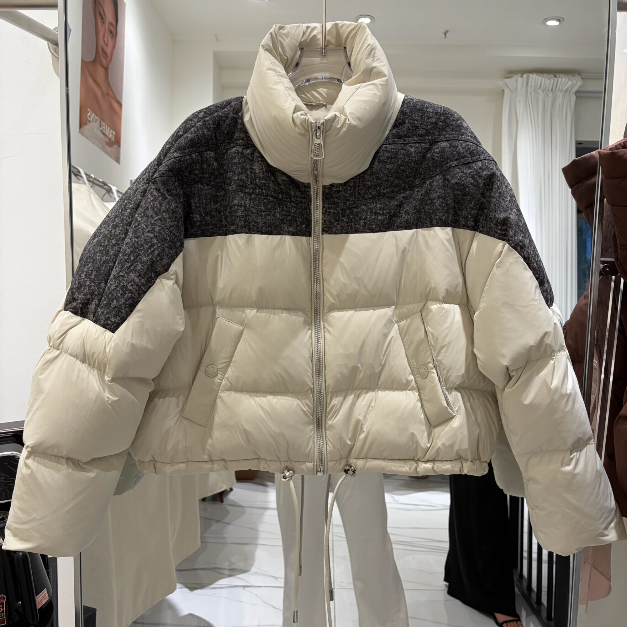 2026冬新款立领牛仔拼接羽绒服女欧洲站撞色拼接加厚白鸭绒外套潮