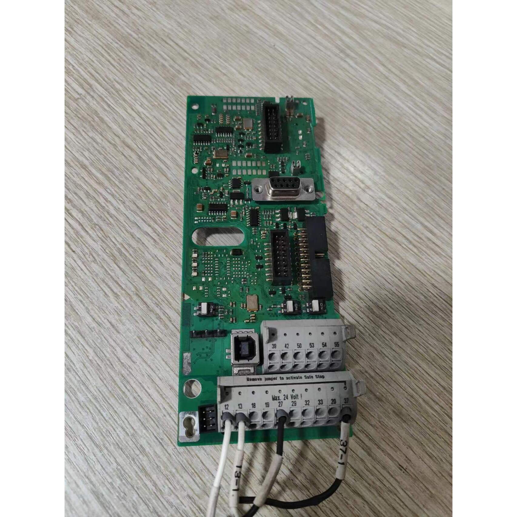 丹佛斯变频器FC301-302-202-102系列控制板主板130B7002功率200KW
