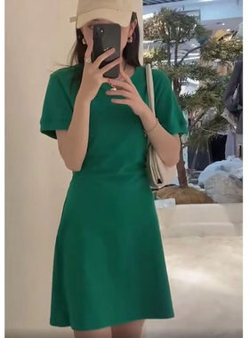 小个子休闲连衣裙设计感显瘦显高短裙韩系又甜又辣漏腰惊艳小裙子