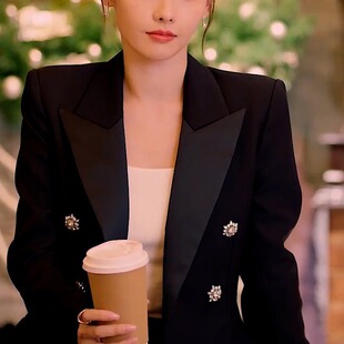 好事成双张嘉倪同款赫本风气质高级感名媛风黑色西装外套女2026秋