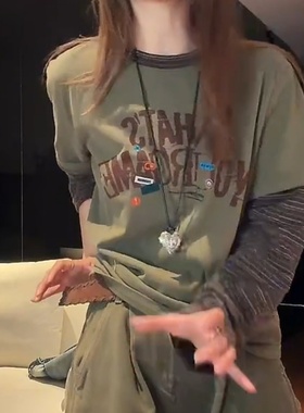 韩版撞色条纹假两件磨毛T恤今年流行女装秋冬季新款设计感打底衫