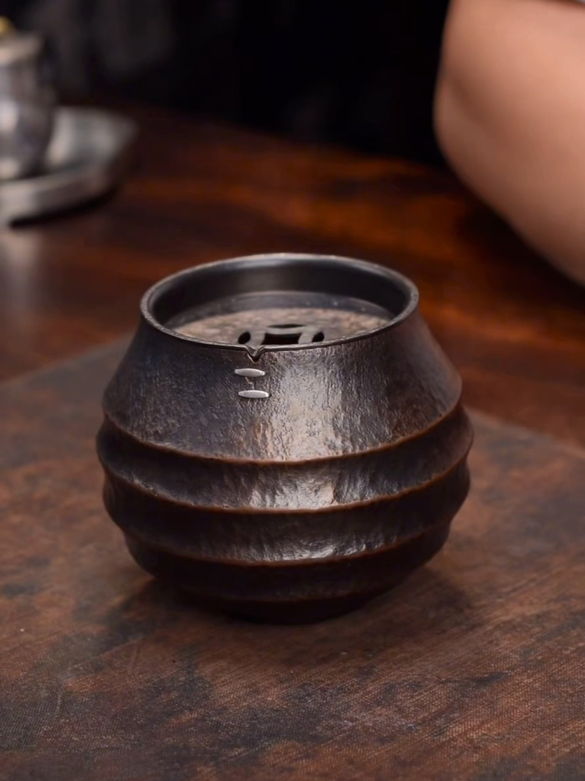 银钉锡盖紫铜建水茶海手工一张打茶渣缸茶道配件茶洗蓄水容量500c图片