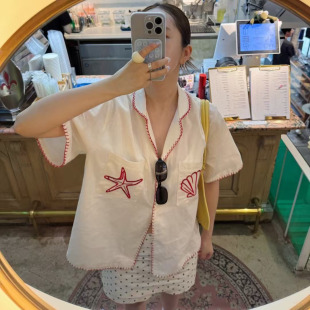 韩国东大门翻领撞色休闲手工缝线贝壳海星刺绣短袖 上衣女 系扣衬衫
