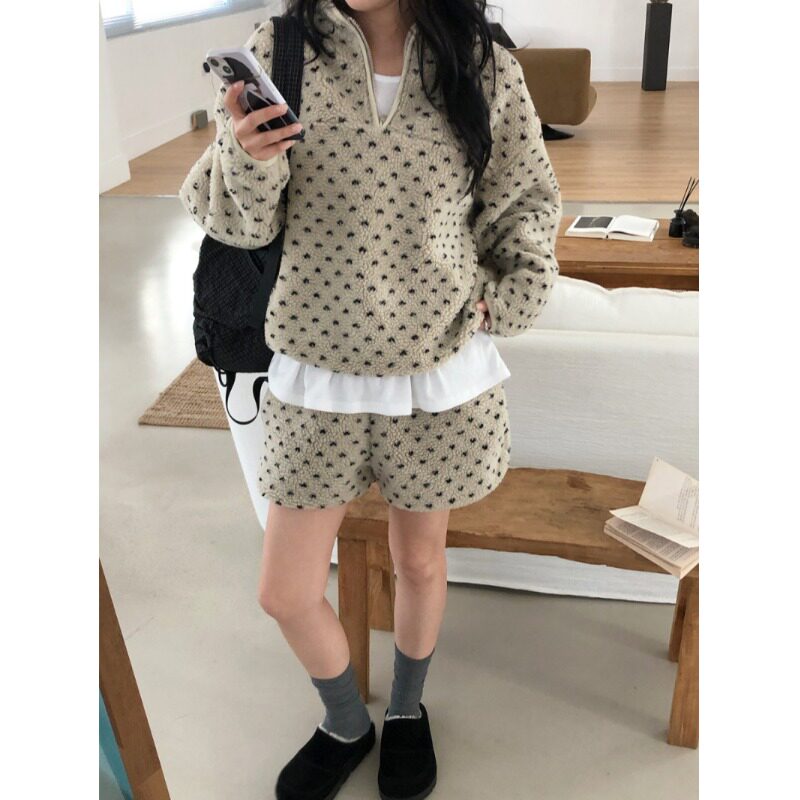 韩国爱心羊羔毛卫衣女+短裤套装