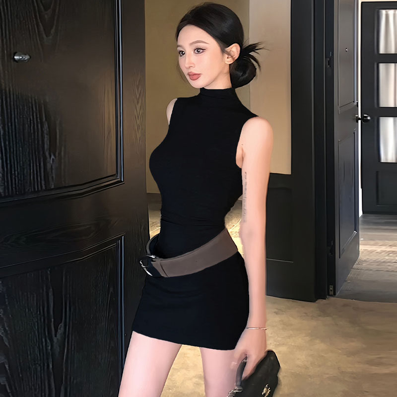 夏季法式包臀裙紧身性感纯欲风无袖挂脖辣妹连衣裙女修身背心短裙