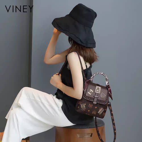 Viney双肩包女2026新款时尚防盗背包女高级感小众设计书包女包包