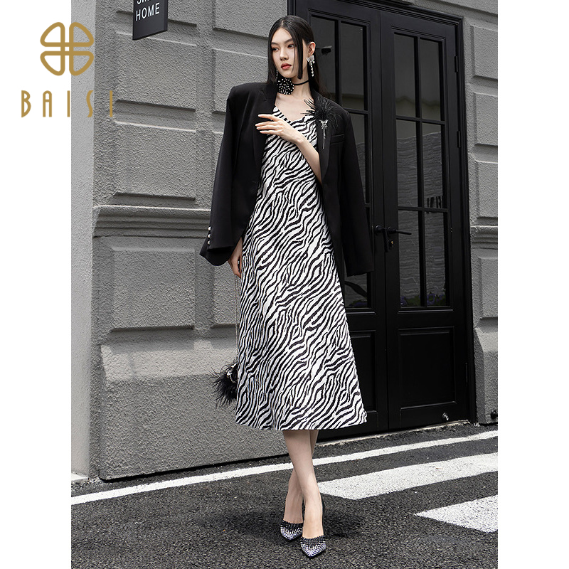 2025秋季新品百丝复古斑马纹连衣裙长裙法式显瘦无袖V领吊带裙女