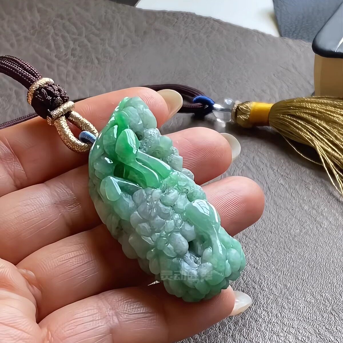 【逢春·向阳】立体飘阳绿萌芽小苗 绿意怏然翡翠挂件手把件两用