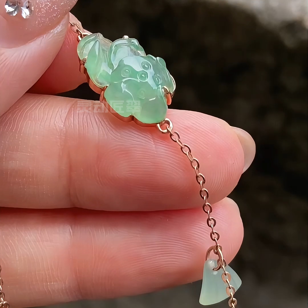 冰种莲花翡翠k金镶嵌手链