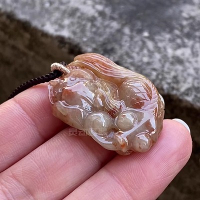 【鱼戏莲叶】 俏色巧雕好运金鱼吊坠 飘红翡双彩翡翠A货挂件