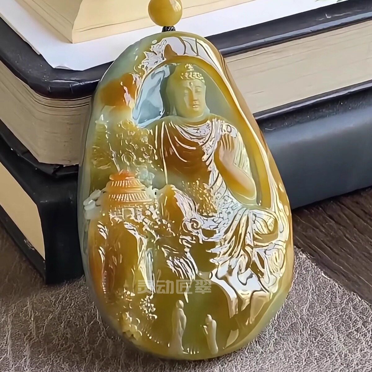 【佛耀山河·长红】红黄绿双彩山水佛 大日如来守护神翡翠挂件