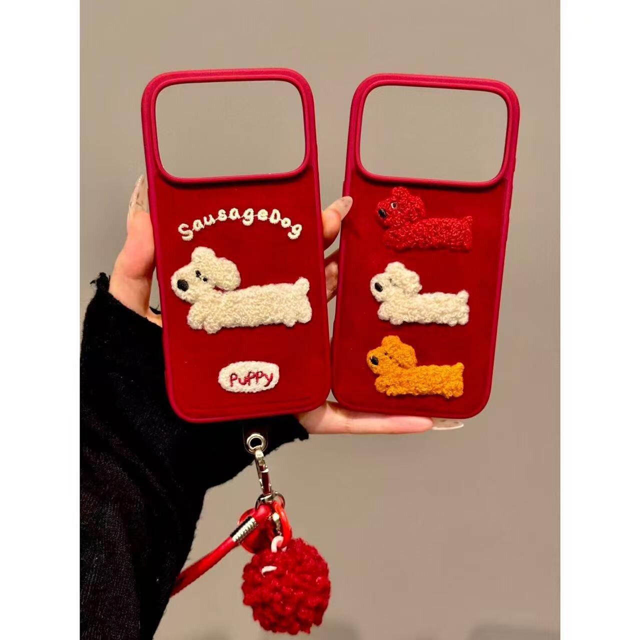 2025卡通红底刺绣三只腊肠狗挂绳适用iphone17promax苹果16pro