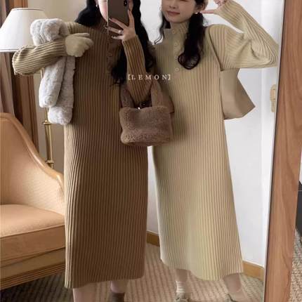 配大衣加厚针织连衣裙女秋冬小个子宽松中长款毛衣裙设计感打底裙
