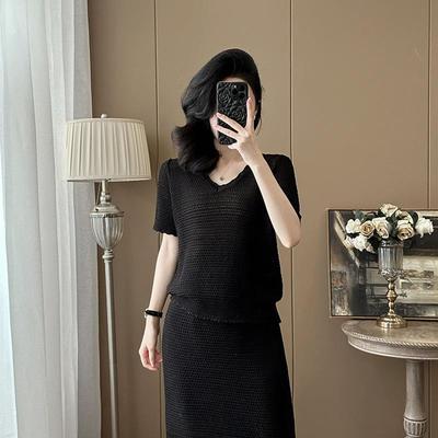 设计感不撞款套装裙女2025夏季高级感短袖上衣半身短裙针织两件套