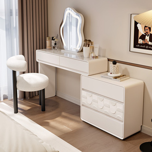 2025新款小户型梳妆台卧室奶油风实木现代简约收纳化妆桌斗柜一体