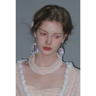 流苏设计粉色蝴蝶结 白色珍珠串珠耳环 2025AW 俗集原创