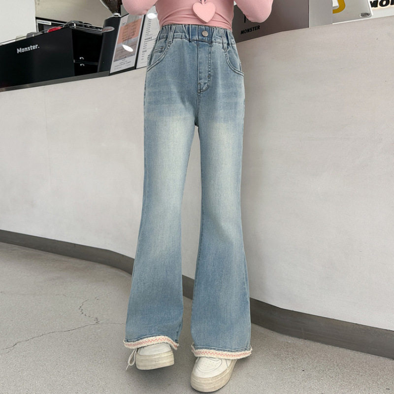 女童牛仔裤微喇叭裤子儿童春装2026新款春秋季女孩浅色洋气牛仔裤