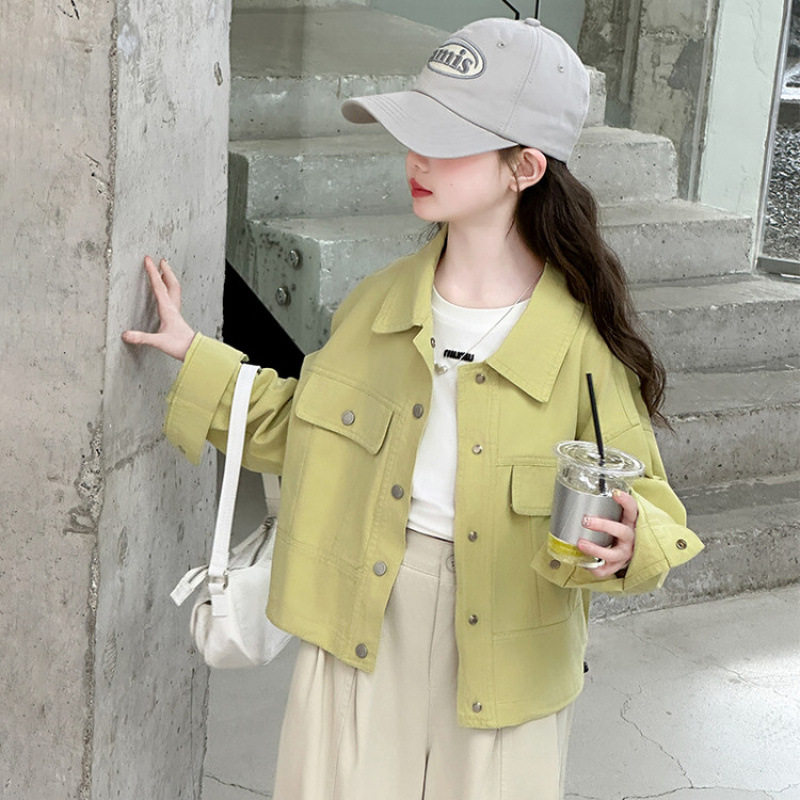 女童春秋款翻领短款工装外套2026新款中大童洋气时髦儿童春装上衣