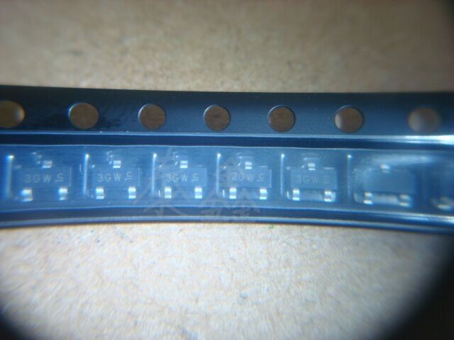 PNP型三极管BC857C SOT-23 丝印3GW NXP原厂进口原装 样板可直拍