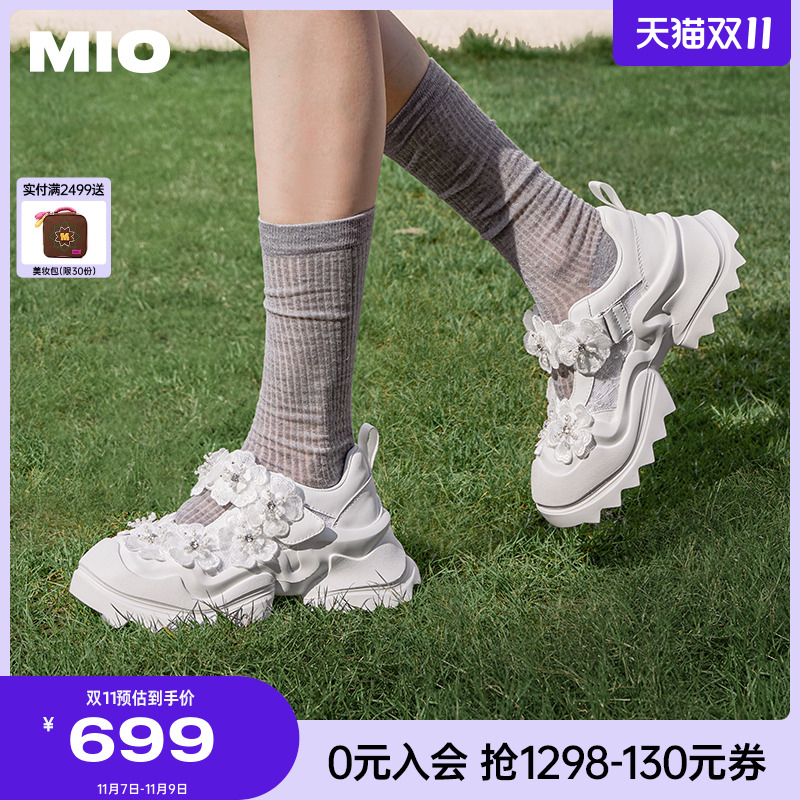 立体包容圆头  微翘延伸自然楦型