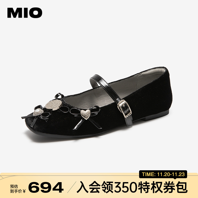 复古显瘦圆头  选用绒感织物面料