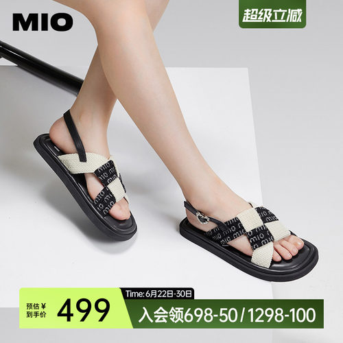 复古编织格纹  LOGO标识暗藏其中
