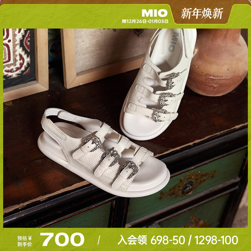 MIO米奥勃肯凉鞋女2025夏季新款平底一字带罗马露趾外穿沙滩鞋
