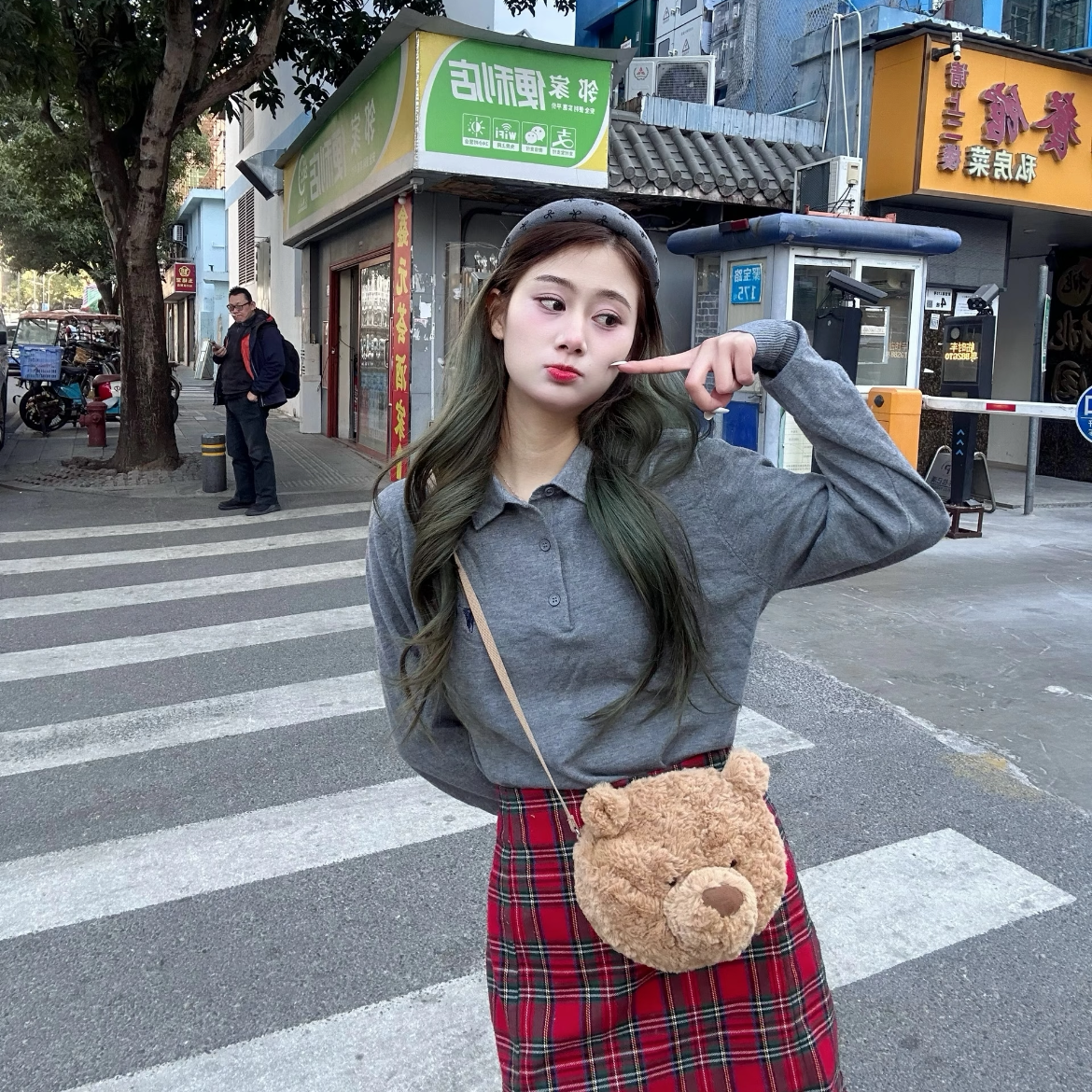 英国巴塞罗熊包包毛绒玩具熊头斜跨包玩偶娃娃公仔生日送礼物朋友