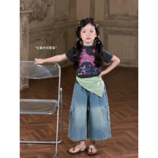 Domi女童夏季薄款卡通印花T恤工装牛仔九分裤两件套儿童休闲套装