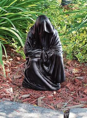 跨境幽灵巫师死神袍桌面创意树脂雕塑摆件复古小众古怪派对礼品