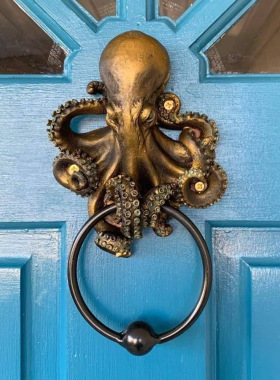 跨境新款万圣节礼品装饰品克苏鲁章鱼骷髅门环家居挂饰树脂工艺品