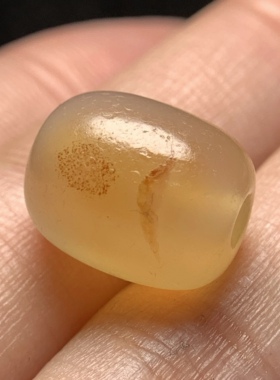 百年荔枝冻嫩色玉髓玛瑙长桶珠11mm 多宝老珠手串古珠单珠 1656