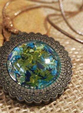 谜篱原创小众特色设计森系水果硬糖木制雕花项链