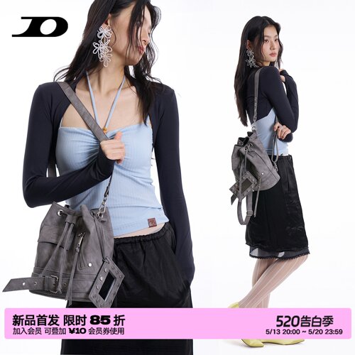 简着26SS新品 原创 深灰帕尔马斯水桶包铆钉皮带机车包斜跨双肩包