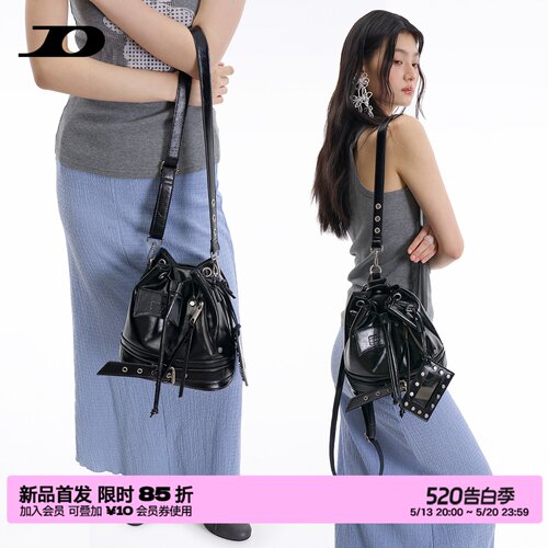 简着26SS新品原创 黑色 帕尔马斯水桶包铆钉皮带机车包斜挎双肩包