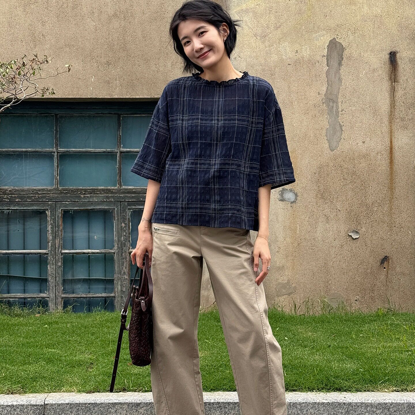 夏季宽松格子短袖衬衫女2026新款夏季薄款防晒衬衣减龄气质上衣