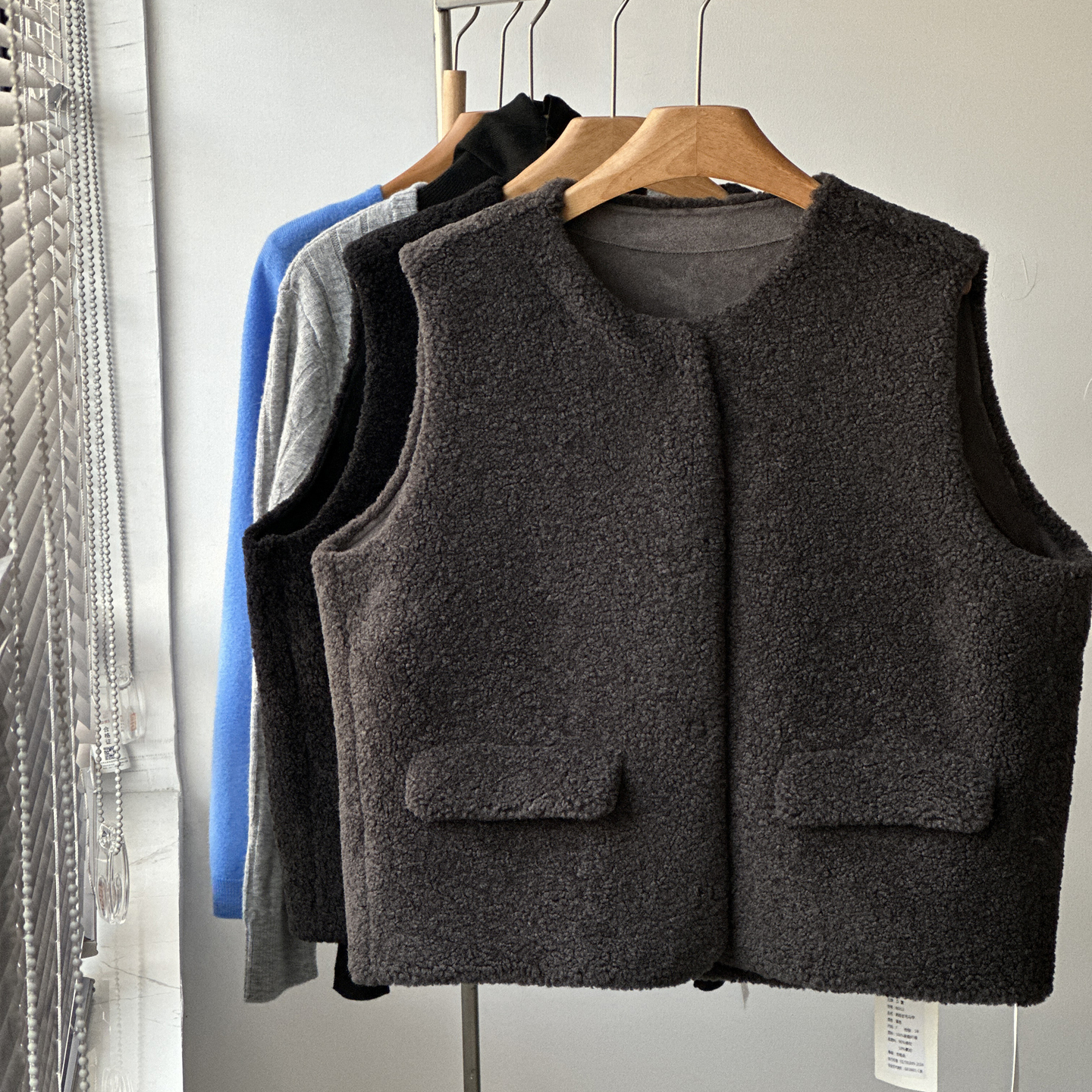 D壹韩式简约风圆领无袖羊羔毛皮毛一体马甲外套女保暖背心坎肩冬