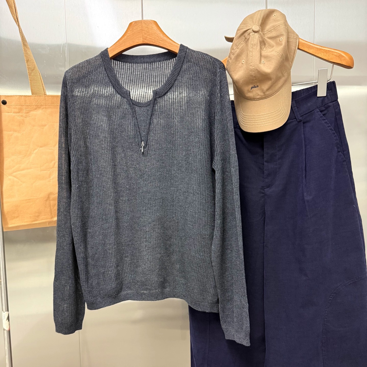 韩版2025秋季新款女装时尚V领长袖绵羊毛针织衫宽松毛衣打底上衣