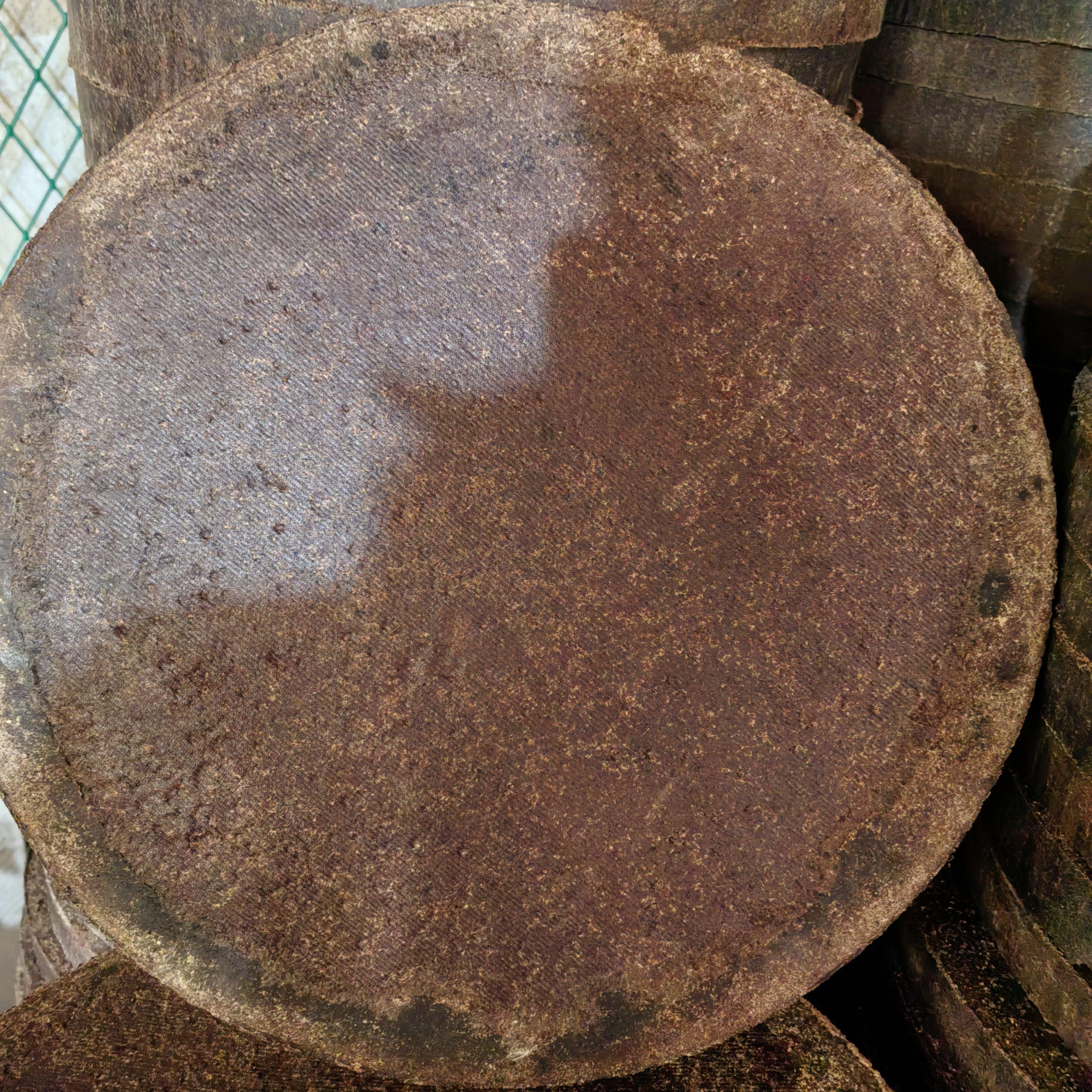 茶枯饼野生山茶籽榨茶油渣洗头发茶麸乌发养发防脱茶饼8到9斤包邮