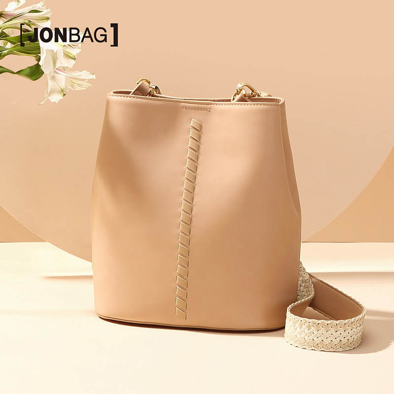 简佰格包包2020新款法国小众斜挎单肩女包夏大容量宽肩带水桶包女