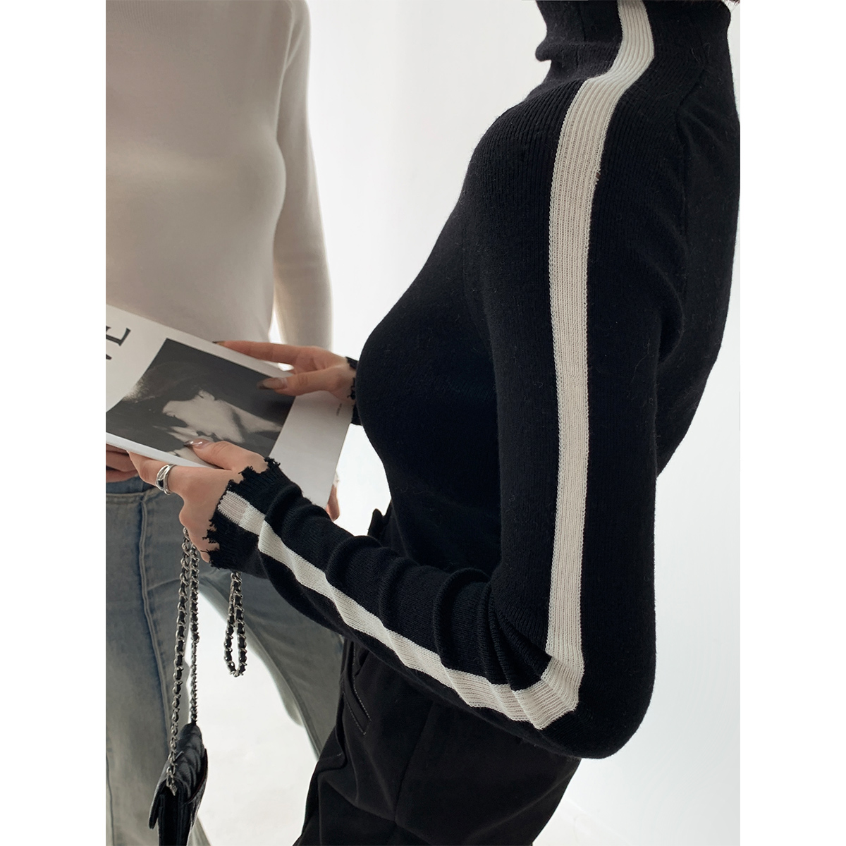 简约撞色线条羊毛打底衫