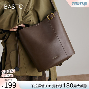 简约时尚 通勤大容量水桶包单肩斜挎包女X3584DX4 新款 百思图冬季