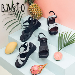 BASTO/百思图夏季专柜同款简约纯色舒适坡跟女凉鞋DB085BL8