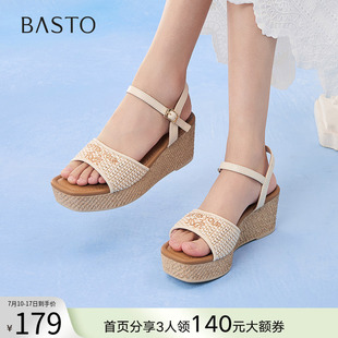 舒适羊皮厚底坡跟一字带女凉鞋 时尚 C5972BL5 新款 百思图2025夏季