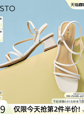 百思图夏商场新款复古休闲条带罗马粗跟女一字带凉鞋TNE32BL4