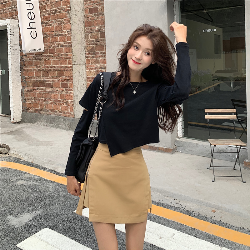 Real shot and real price Korean slim and thin diagonal open navel T-shirt + Split high waist shorts skirt